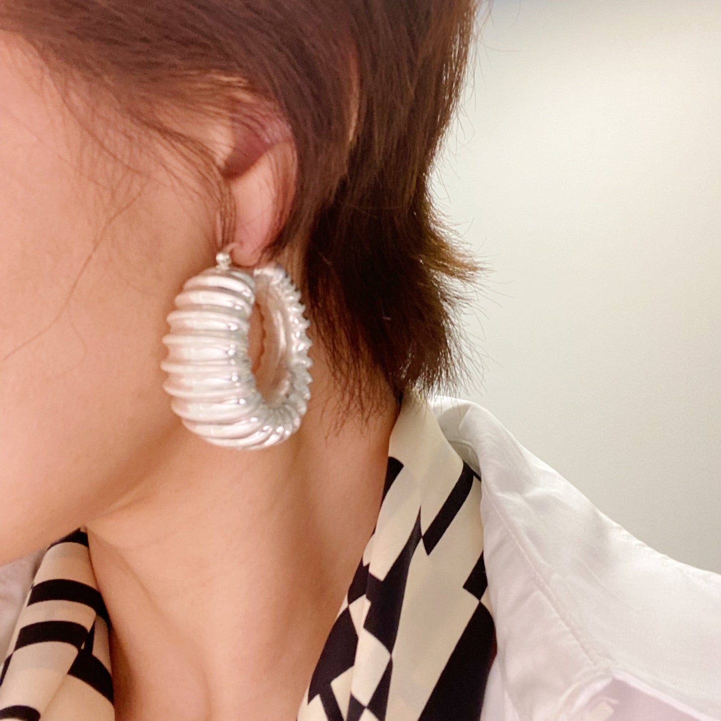Bold In Pleats Hoop Earrings-4